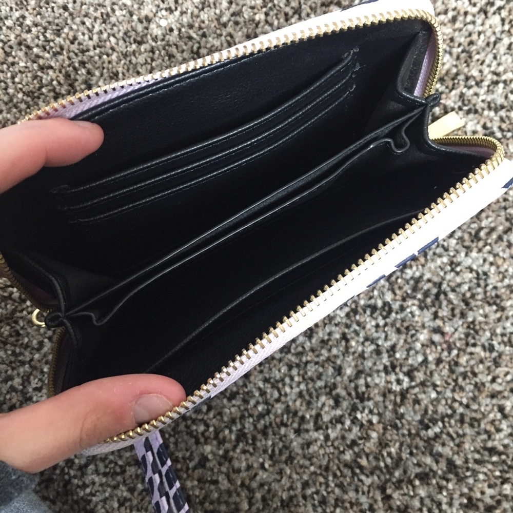 Target Wallet - Picture 2 of 2